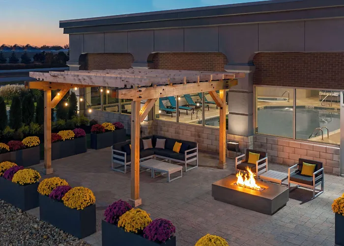 Hampton Inn & Suites Cleveland-Beachwood